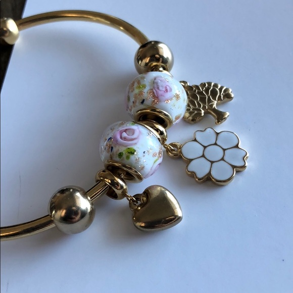 Bracelet white floral - Picture 9 of 10